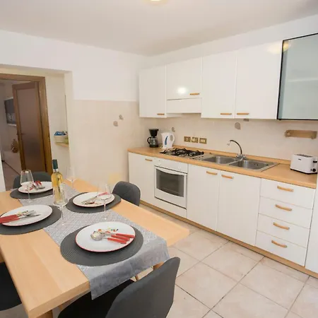 Sanda Apartman