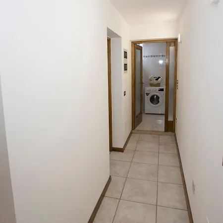 Sanda Apartman